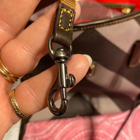 Dooney and Bourke large tote.  New with tag - Picture 12 of 14